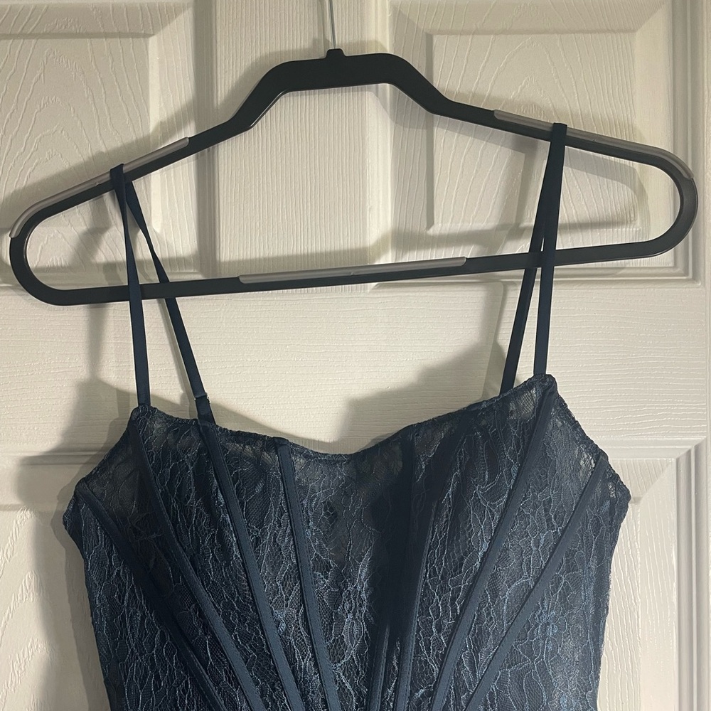 Azazie - Womens - Navy Blue -  Corset and Lace Dress - Size 2A - Picture 3 of 10